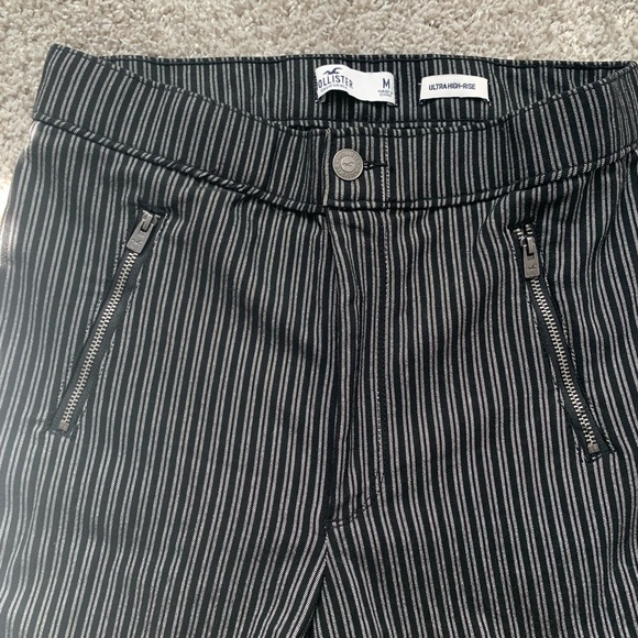 Hollister black and white pinstriped ultra high-rise skinny’s! - Picture 5 of 12